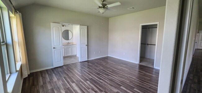 Building Photo - 5022 Brewcastle Ln