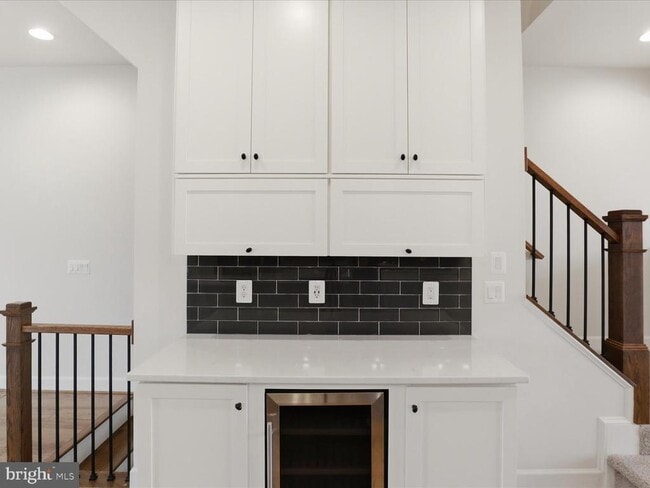 Building Photo - 20305 Savin Hill Dr