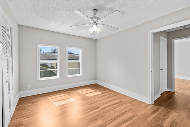 Building Photo - Newly Renovated 3 Bedroom 2 Bathroom Home