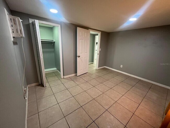 Building Photo - 1400 Dakota Ave