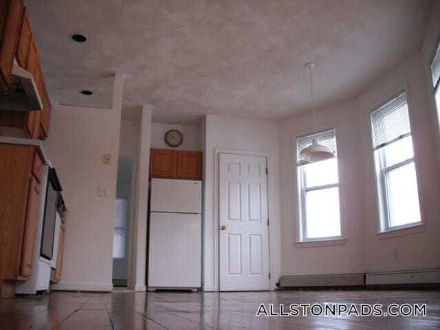 Building Photo - 58 Mansfield St