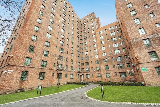 Building Photo - 1505 Archer Rd