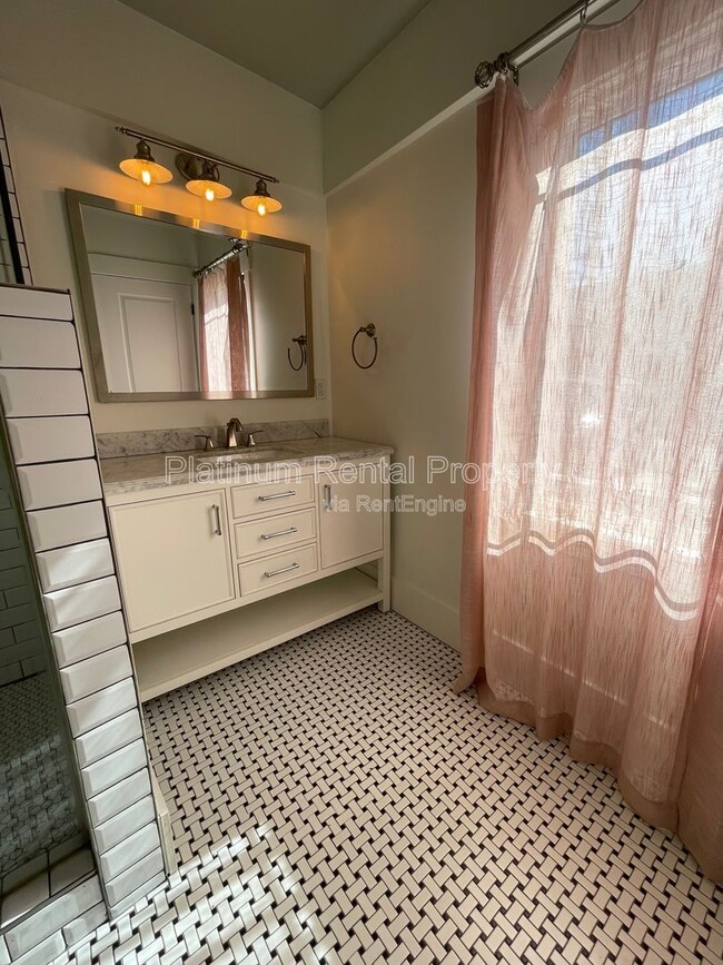 Building Photo - 301 Fletcher St SW