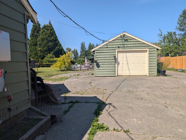 Building Photo - 1740 Marine Dr