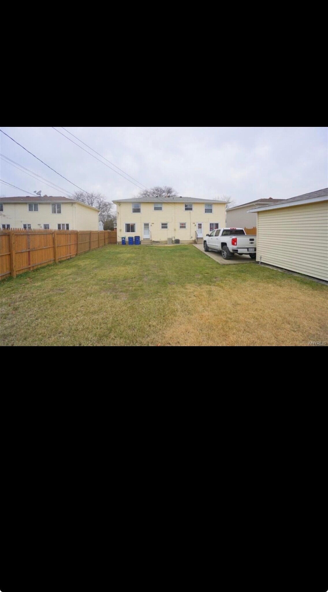 Building Photo - 227 Sunshine Dr
