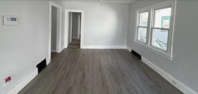 Building Photo - 3294 E 146th St