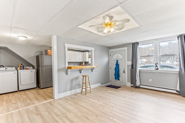 Building Photo - Lafayette St Rochester NH