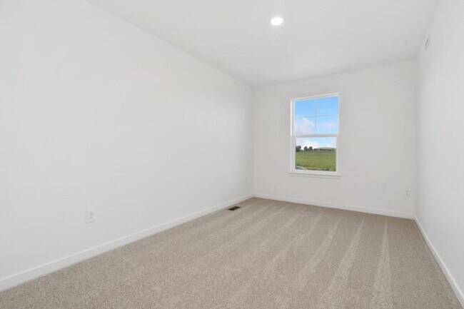 Building Photo - 4697 Combine Ln