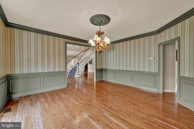 Building Photo - 19 Meadowlark Dr