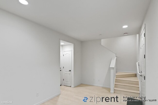 Building Photo - 3 br, 2.5 bath Condo - 315 Williams Way, H...