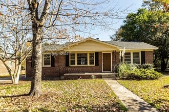 Building Photo - 1518 Dahlia Rd