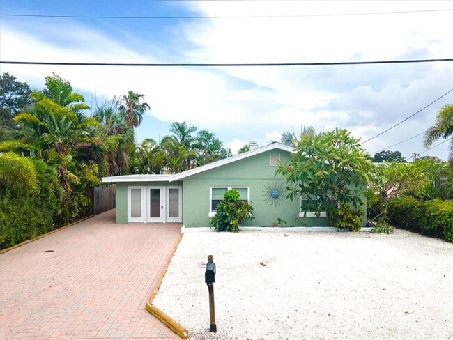 Building Photo - 314 Bahia Vista Dr