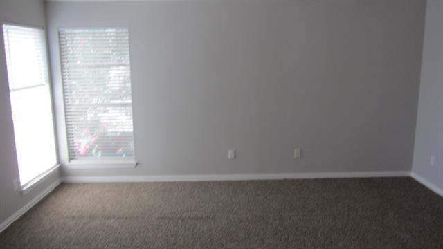 Building Photo - 2309 Dyers Oak Dr