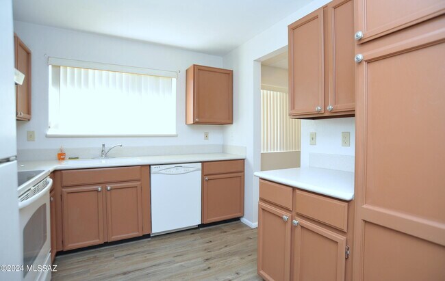 Building Photo - 3777 W Horizon Hills Dr