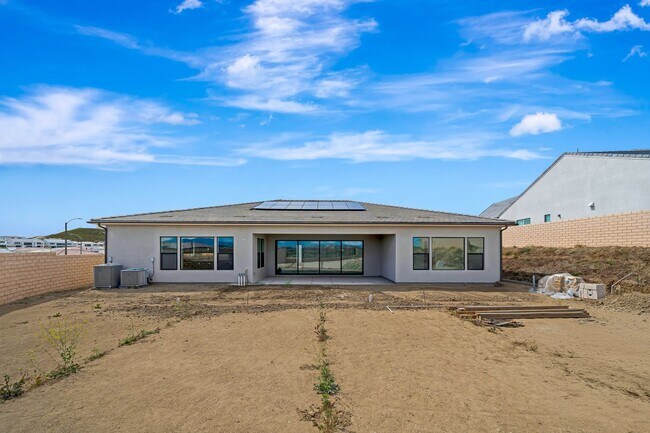 Building Photo - 30000 N Camino los Robles