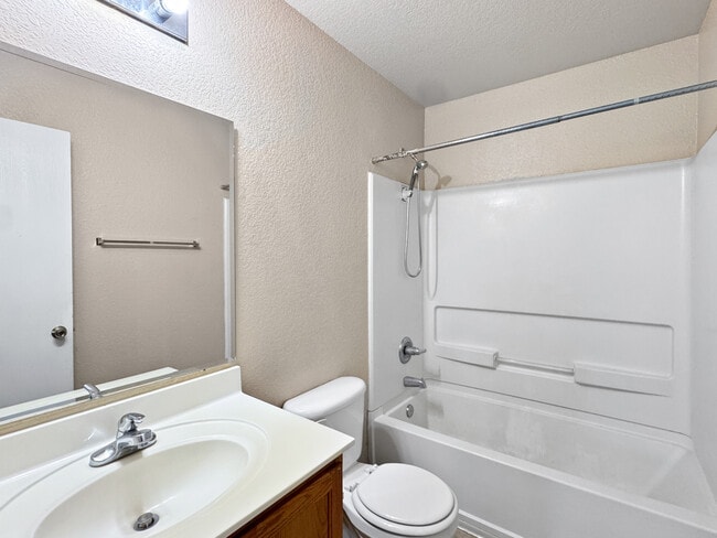 Building Photo - 8211 Heights Valley