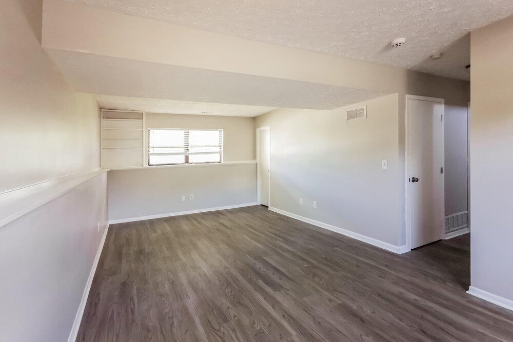 Building Photo - 3255 Bluhm Ct