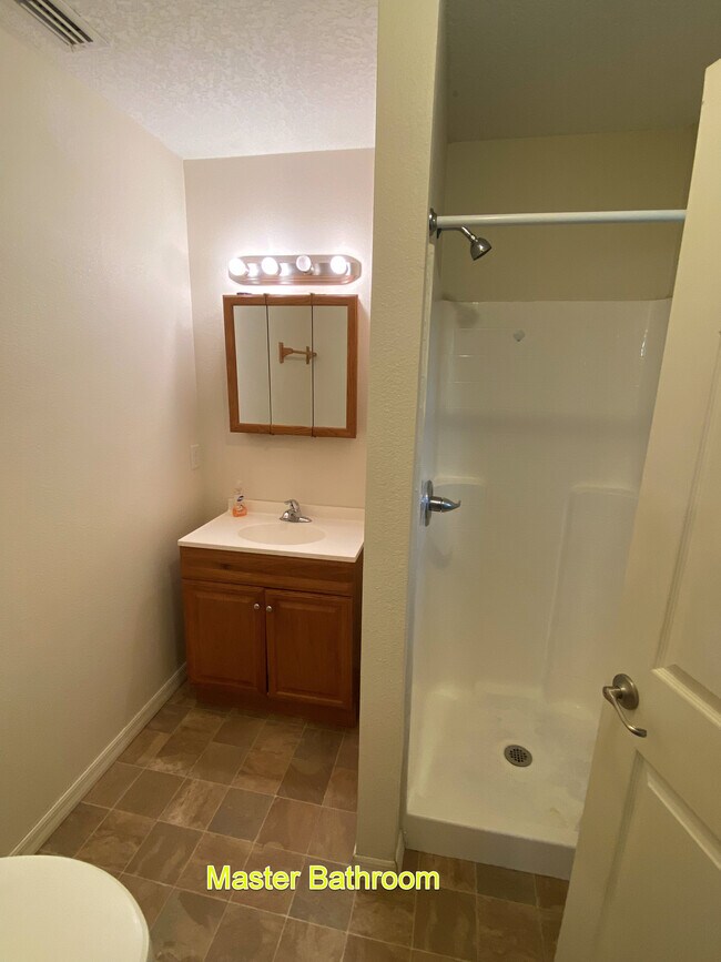 Building Photo - 154 Hurst St