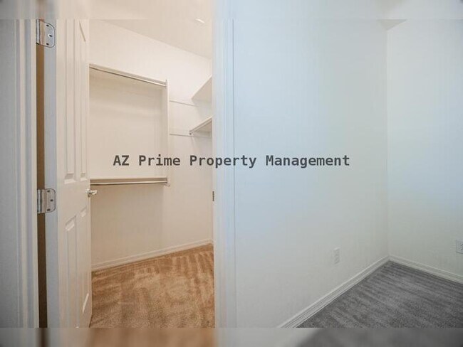 Building Photo - 3311 W Donner Dr