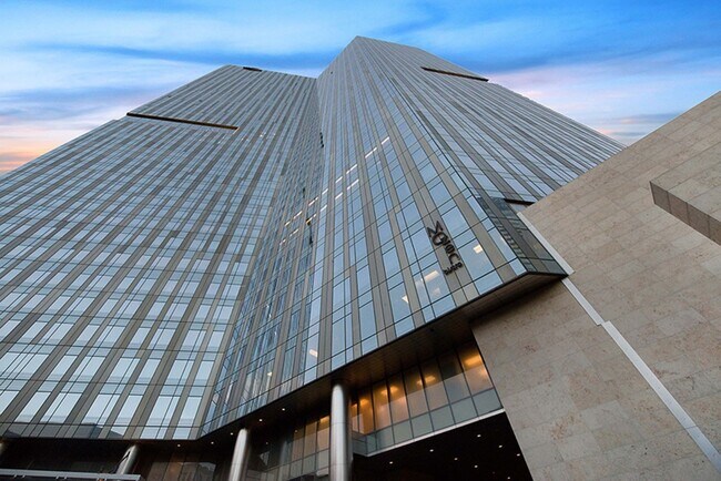 Building Photo - Waldorf Astoria 2711-City/Mtn views from t...