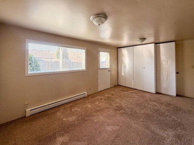 Building Photo - 1945 High St SE