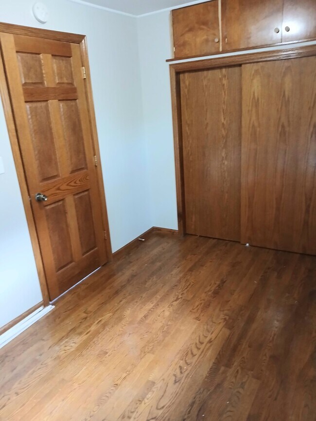 Building Photo - 112 Hazel Ct