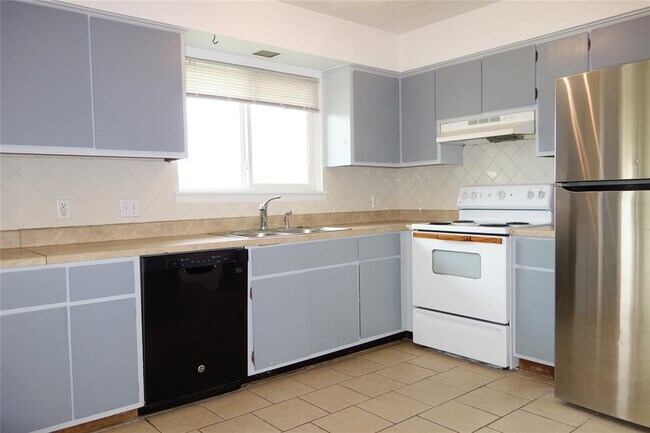 Building Photo - 1416 Cardinal Hill Dr