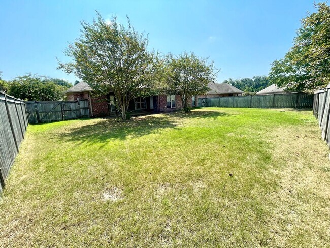 Building Photo - 3/2 for Rent in Ashbrooke of Gluckstadt!
