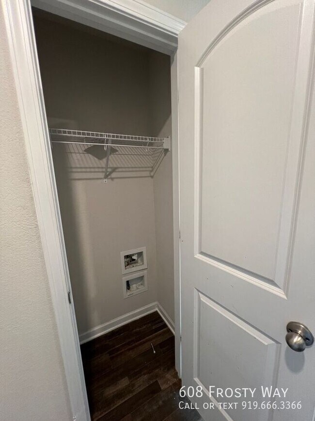 Building Photo - 608 Frosty Way