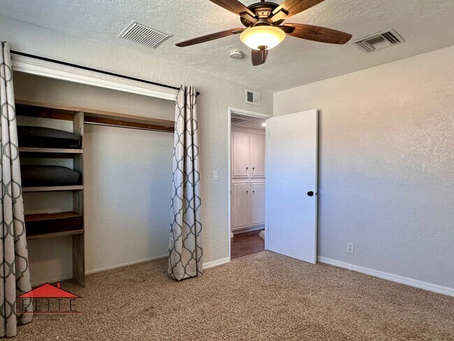 Building Photo - AVAILABLE NOW