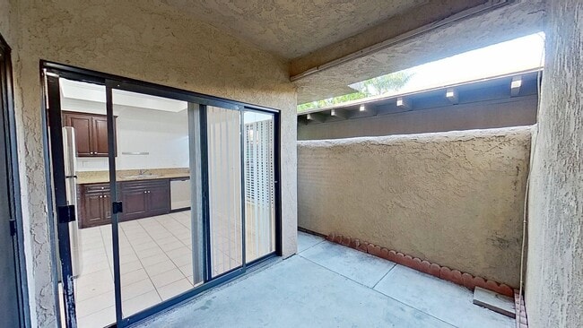 Building Photo - 307 E Chapman Ave