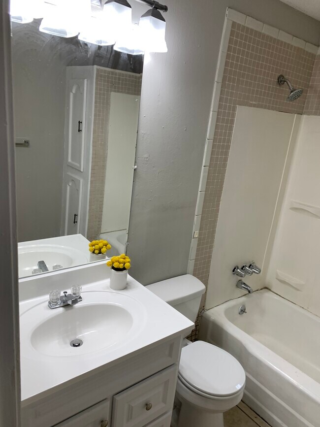 Building Photo - 3563 Dauphin Island Pkwy