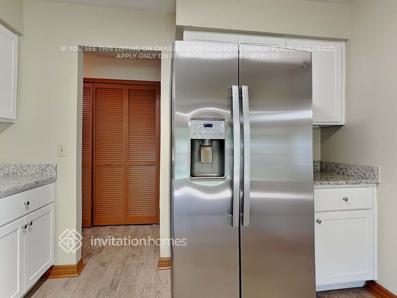 Building Photo - 8228 Lost Lake Dr