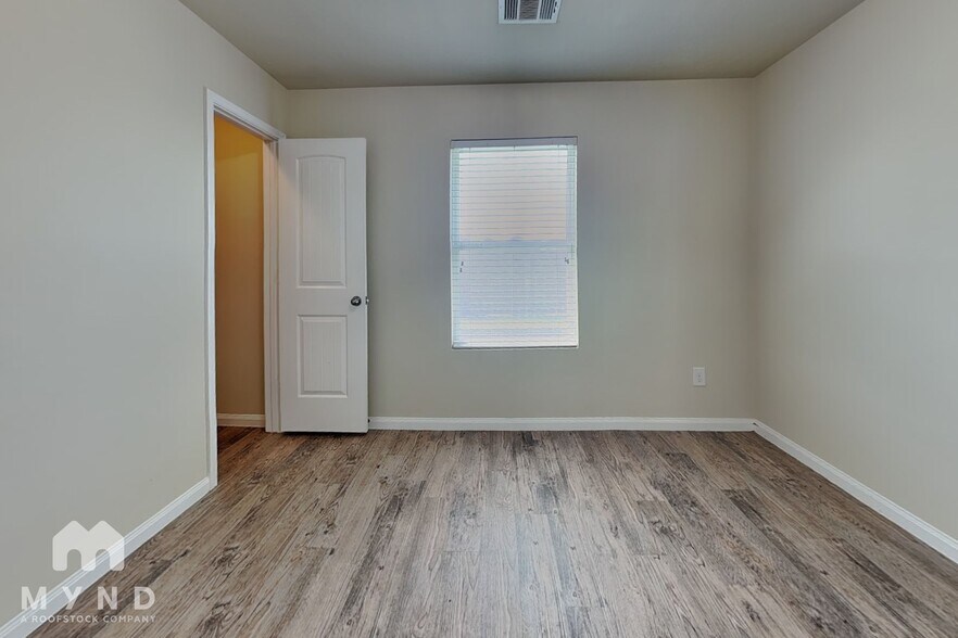 Building Photo - 10119 Berrypatch Ln