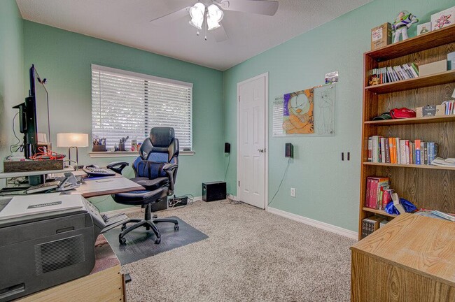 Building Photo - 2801 Norfolk Dr