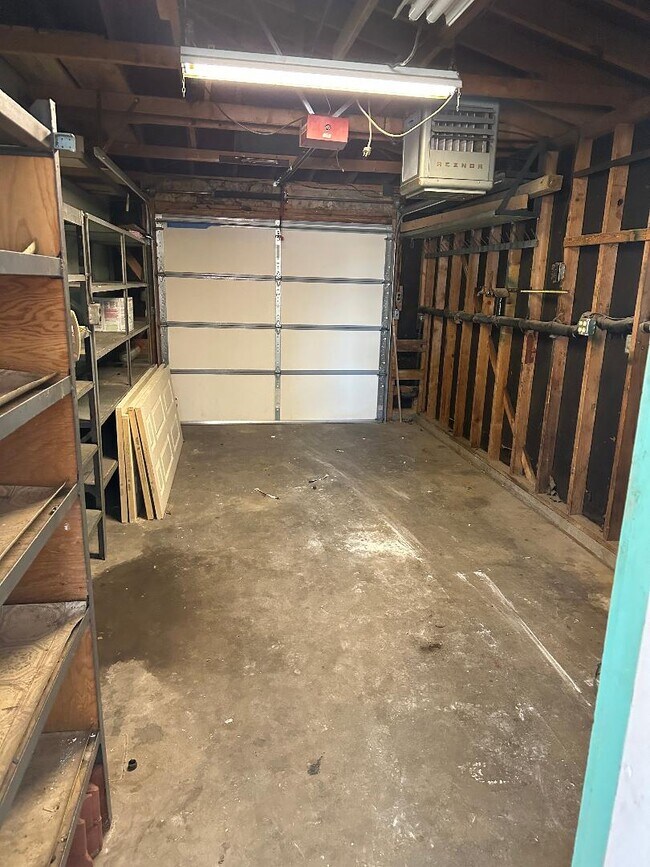 Building Photo - 2209 Ridgecrest Dr