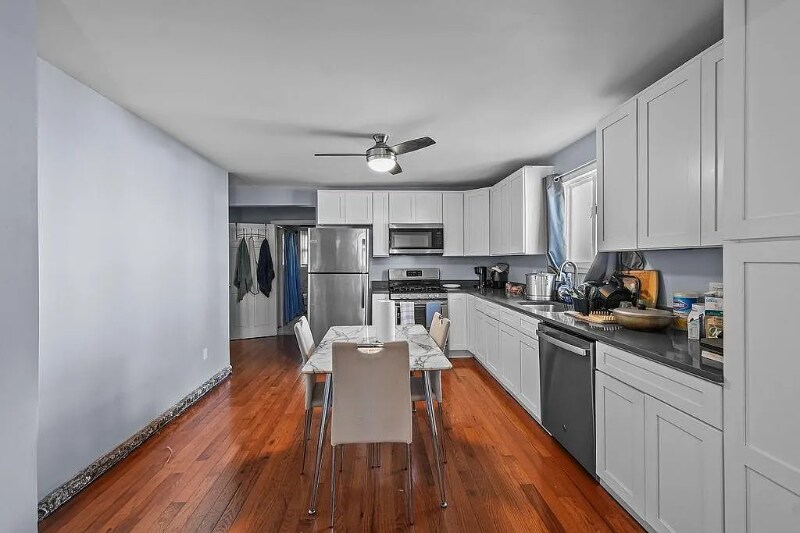 Building Photo - 270 Langdon St