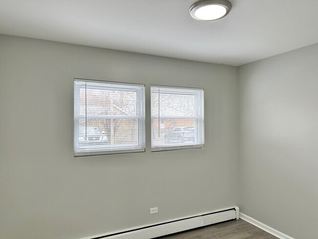 Building Photo - 8635 84th Ct