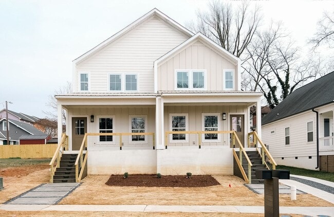 Building Photo - 207 S Calhoun St