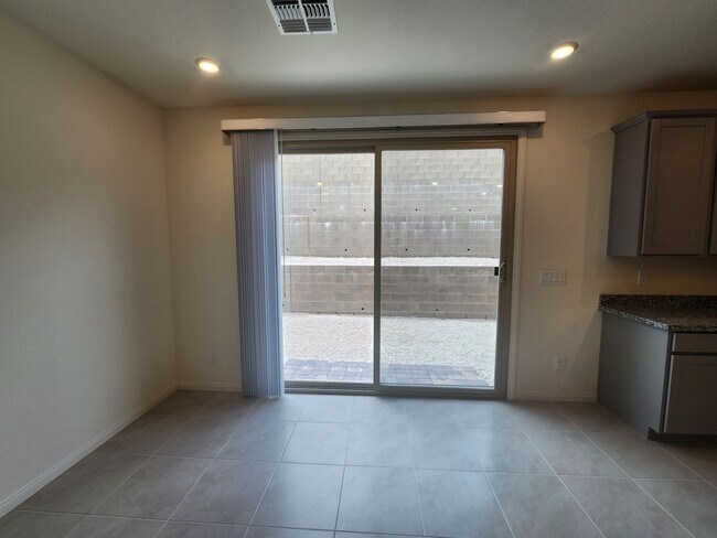 Building Photo - WOW Four Bedroom in North Summerlin!