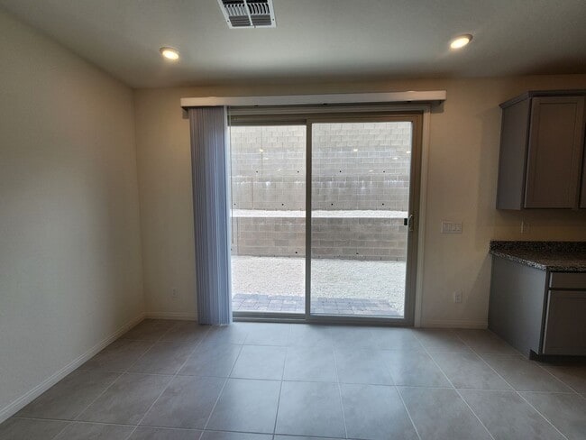 Building Photo - WOW New Built in Summerlin!