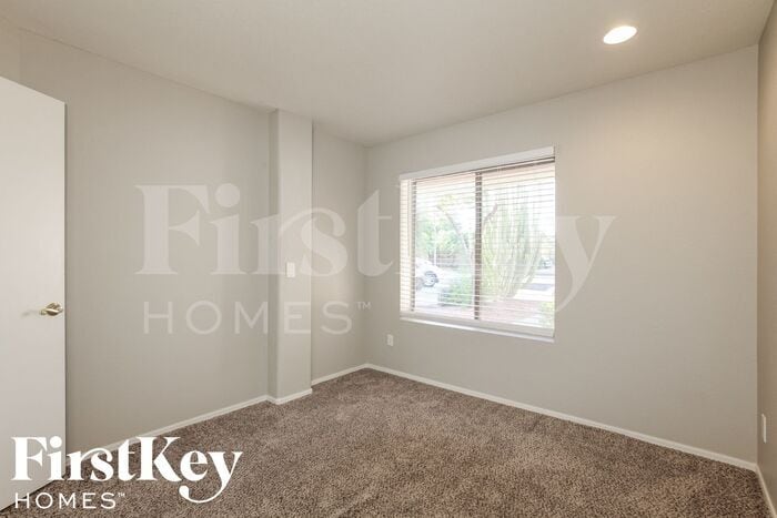 Building Photo - 15893 W Statler St