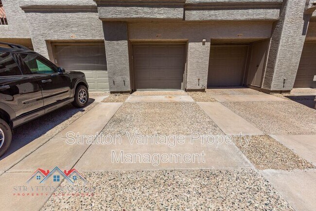 Building Photo - 10015 E Mountain View Rd