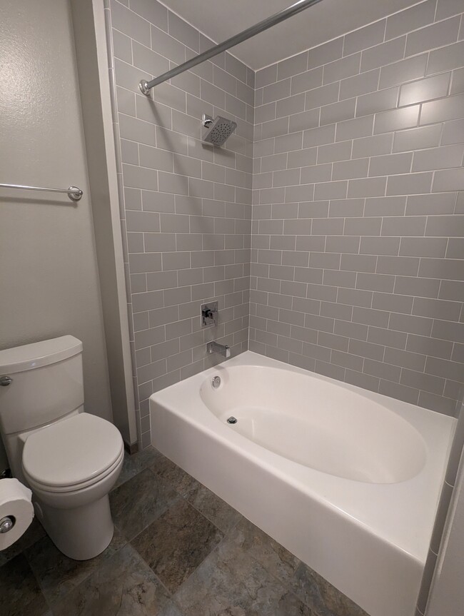 Building Photo - 3617 Caminito Carmel Landing