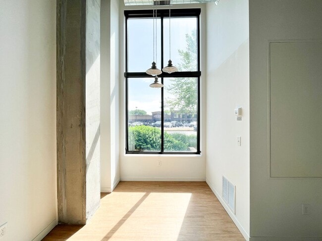 Interior Photo - Grand & Syndicate Apartments