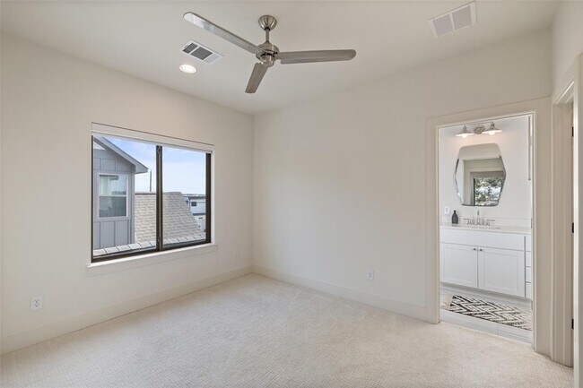 Building Photo - 3145 Chisholm Trail