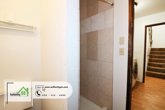 Building Photo - 3867 Apollo St