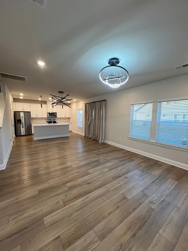 Building Photo - 3630 Mathewson Way