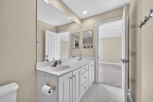 Building Photo - 11316 Ridge Mist Terrace