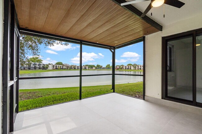 Building Photo - 510 W Park Dr